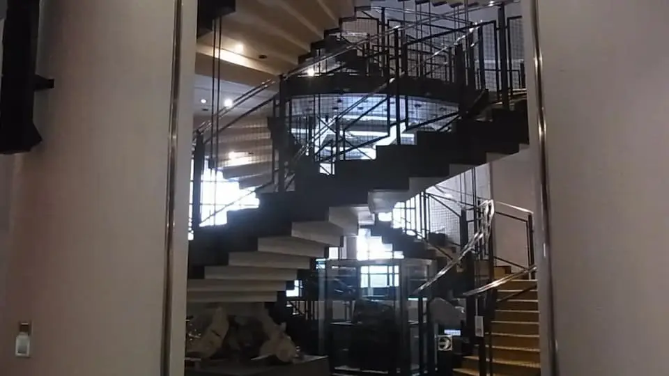 北海道釧路市博物館の二重らせんの階段