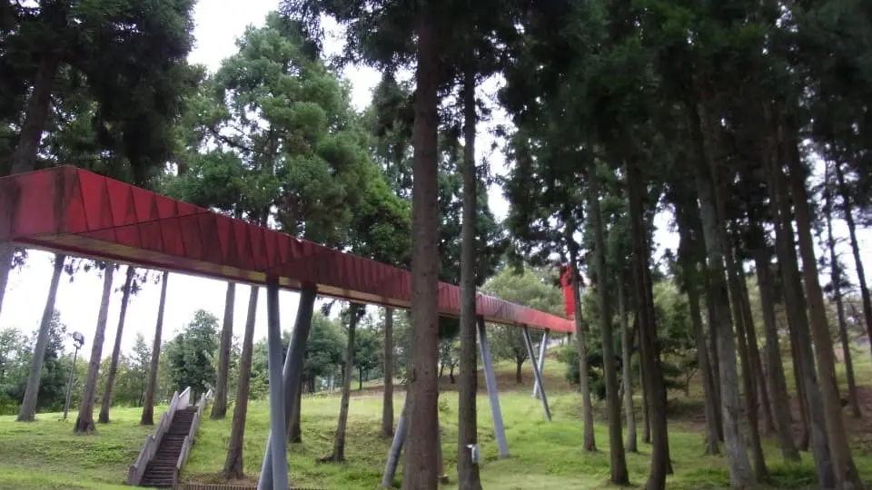 富山県にあるオブジェ、アウトサイドライン