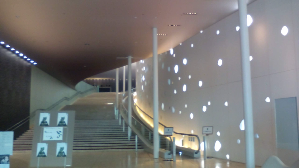 長野県松本市にあるまつもと市民芸術館